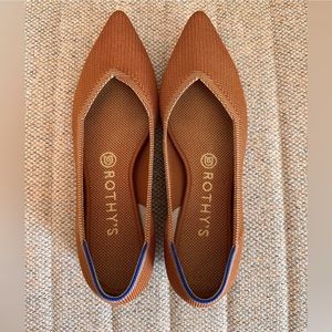 EUC Rothy’s points in the color Fawn